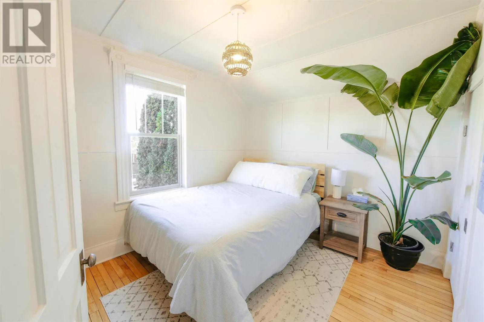 307 Harold St N