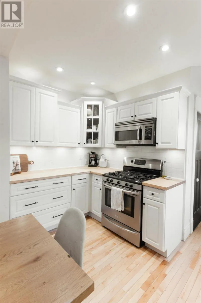 307 Harold St N