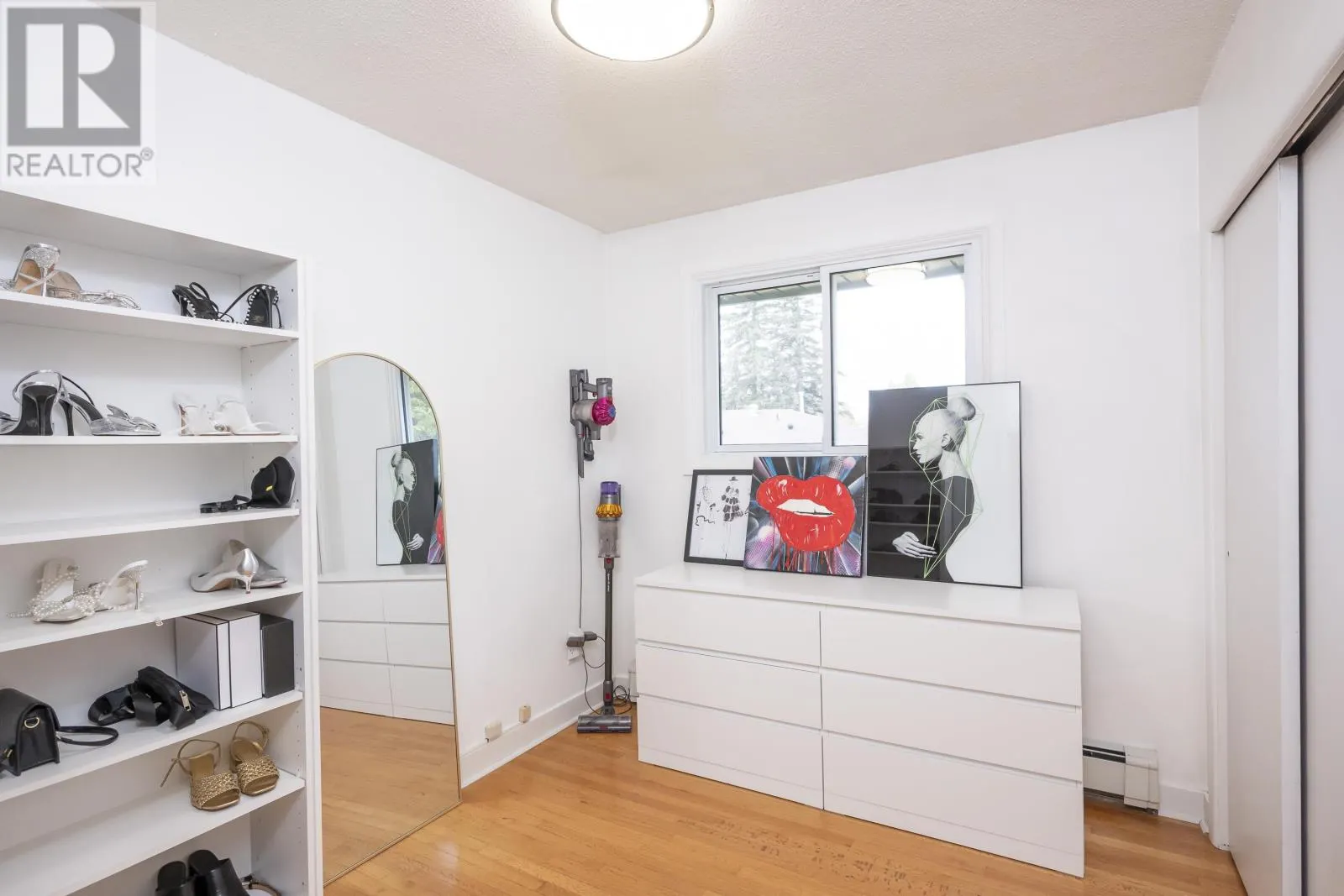 204 Cox Cres.