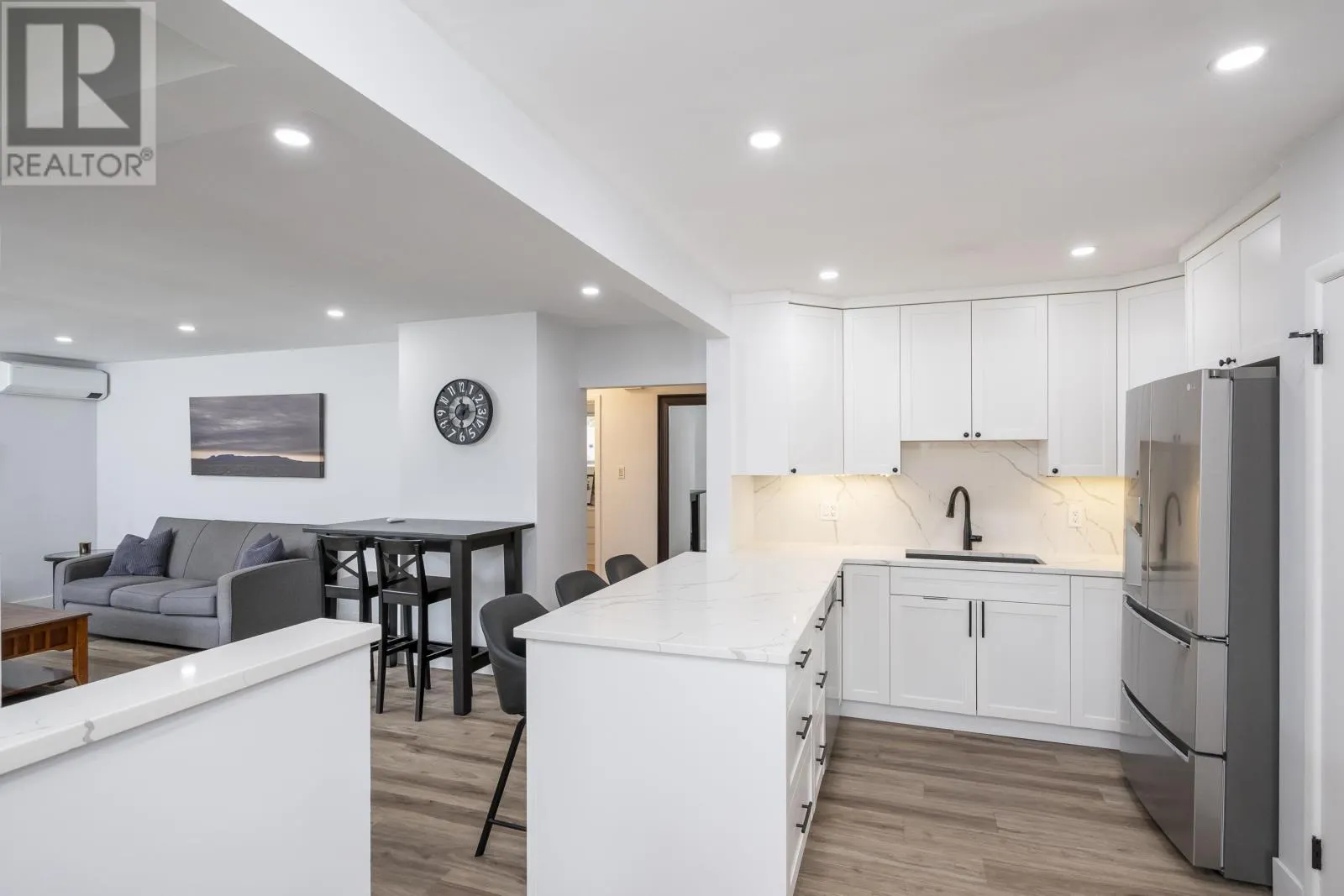 204 Cox Cres.