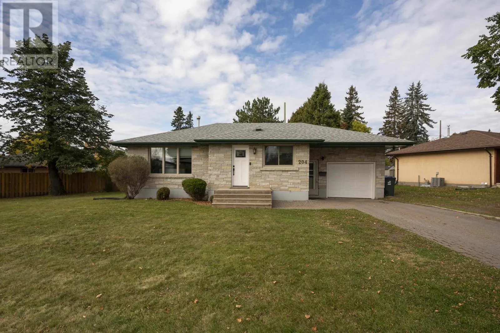 204 Cox Cres.