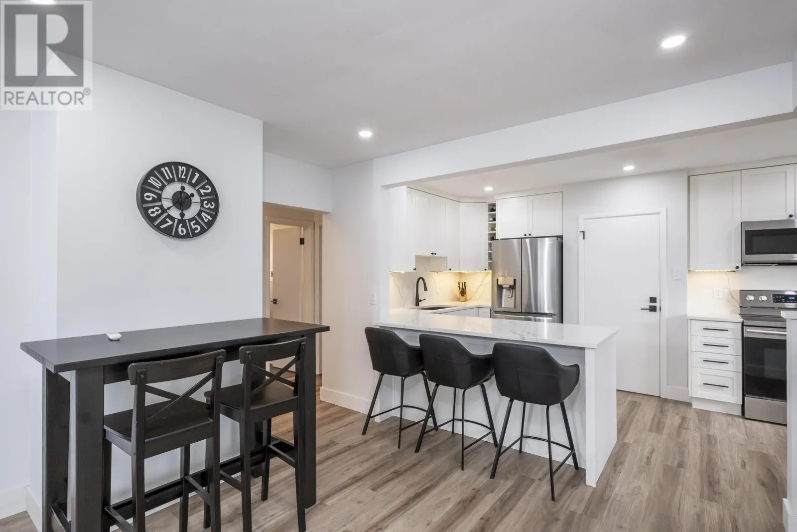 204 Cox Cres.