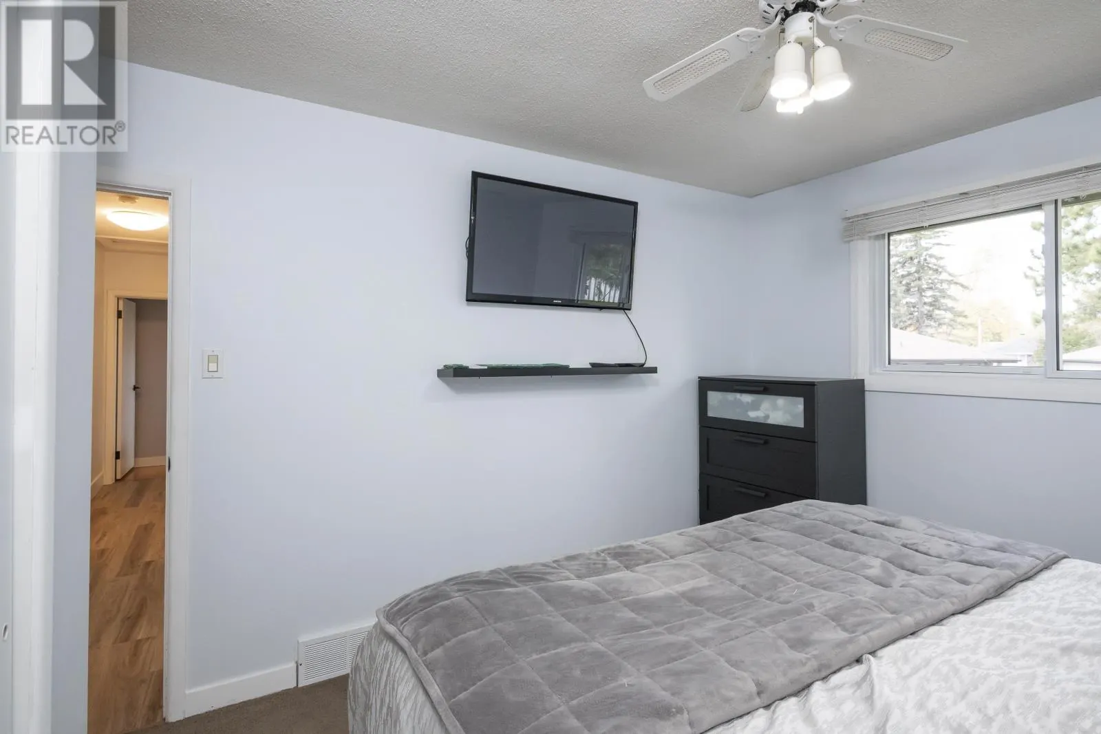 204 Cox Cres.