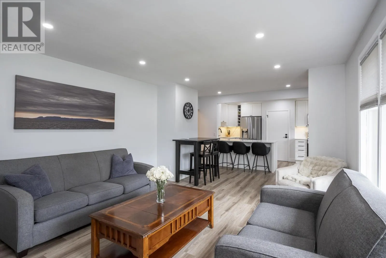 204 Cox Cres.