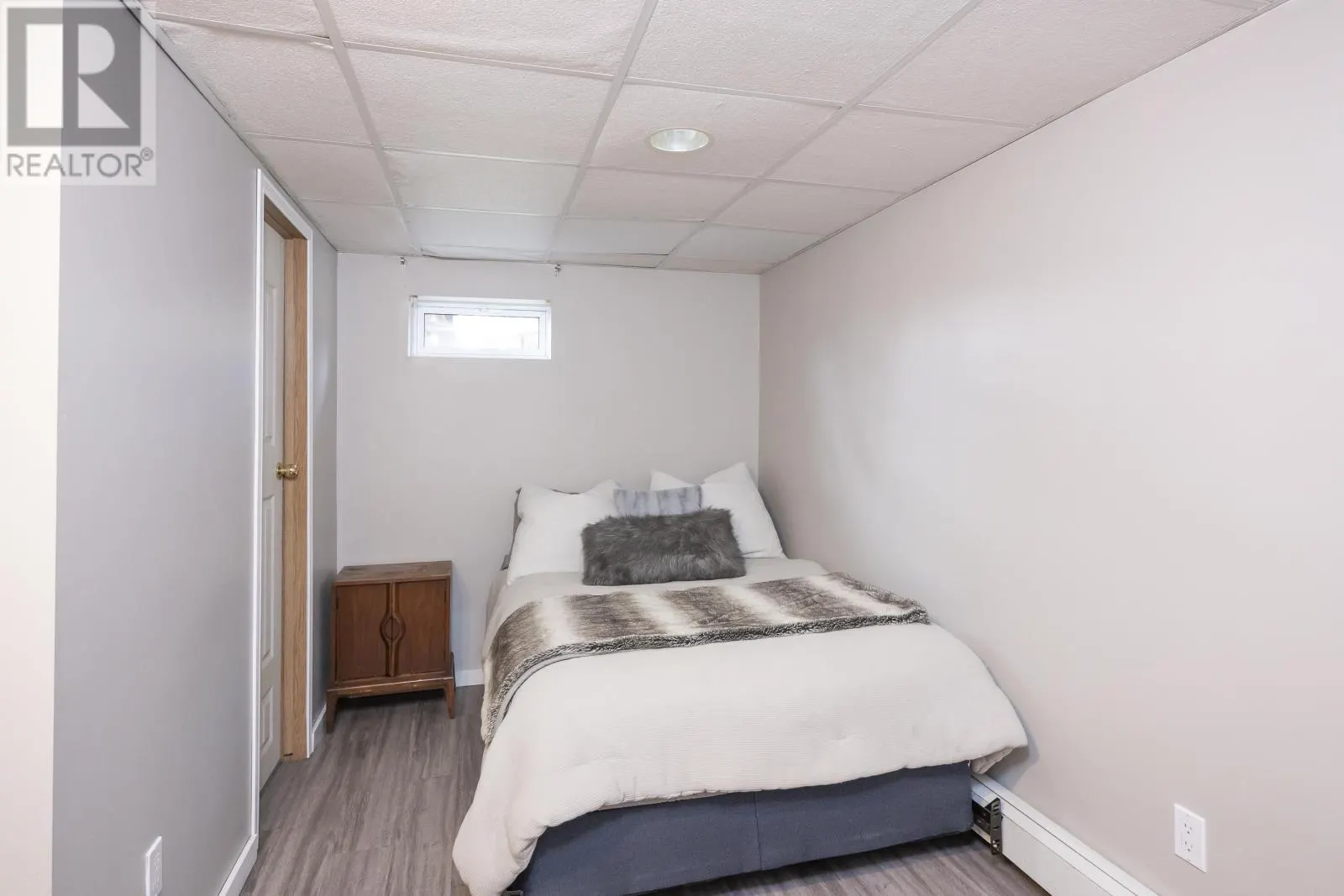 204 Cox Cres.