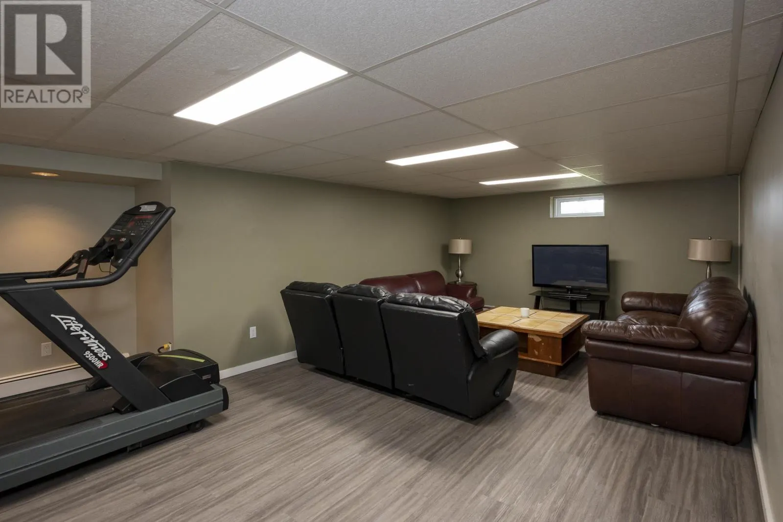 204 Cox Cres.