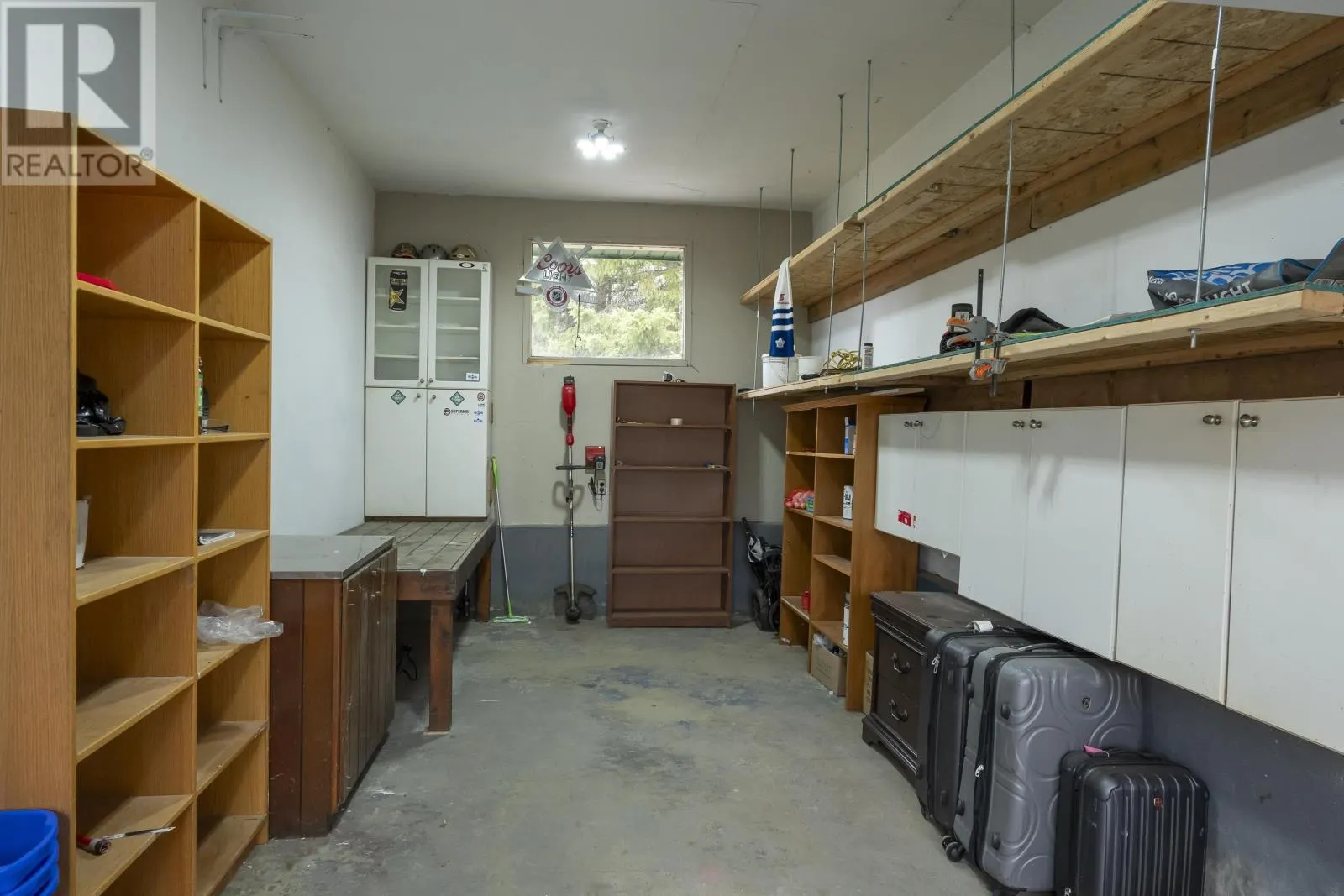 204 Cox Cres.