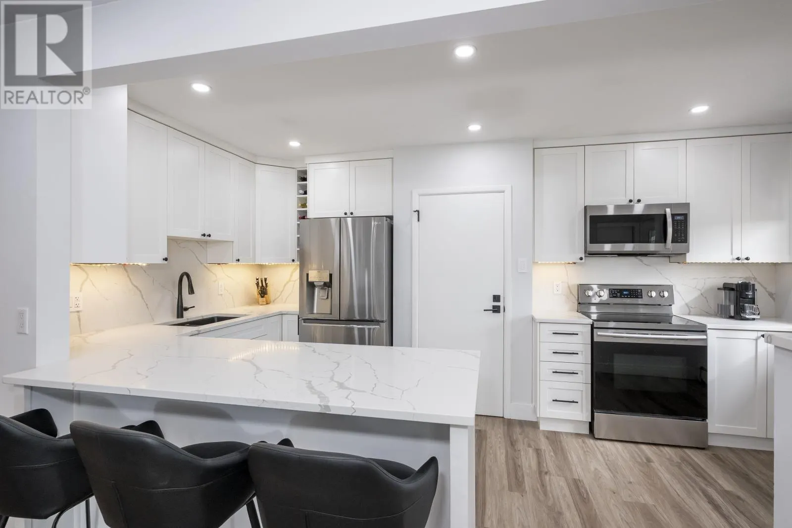 204 Cox Cres.