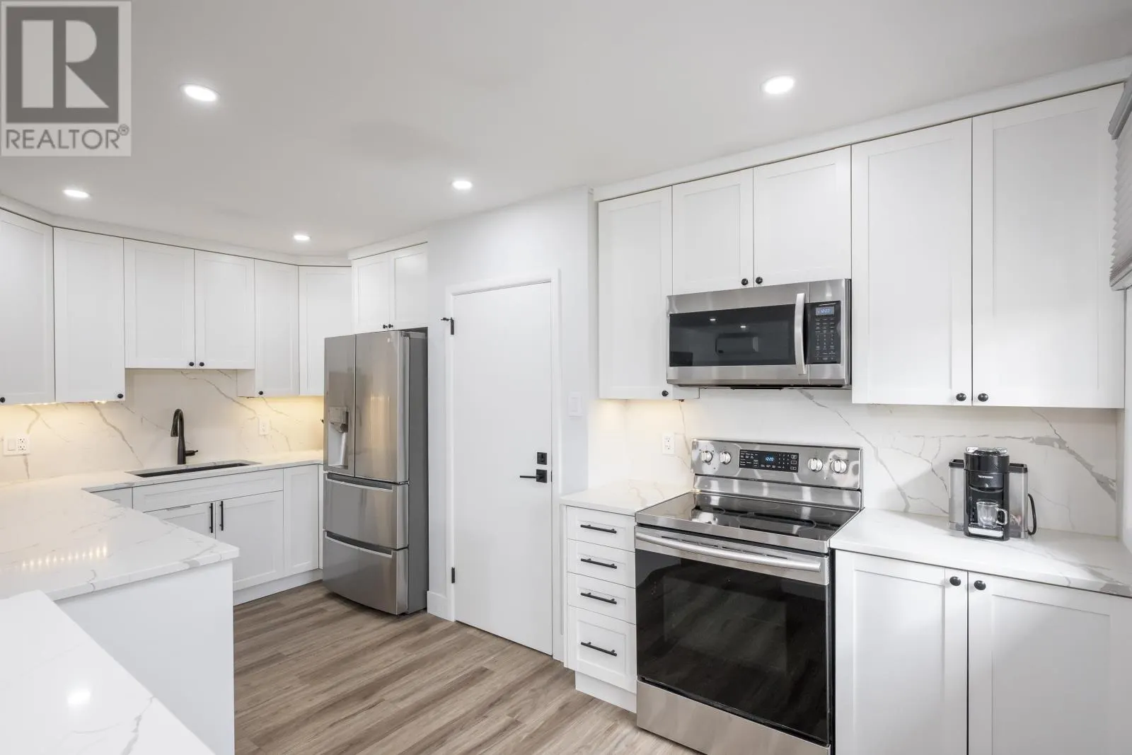 204 Cox Cres.