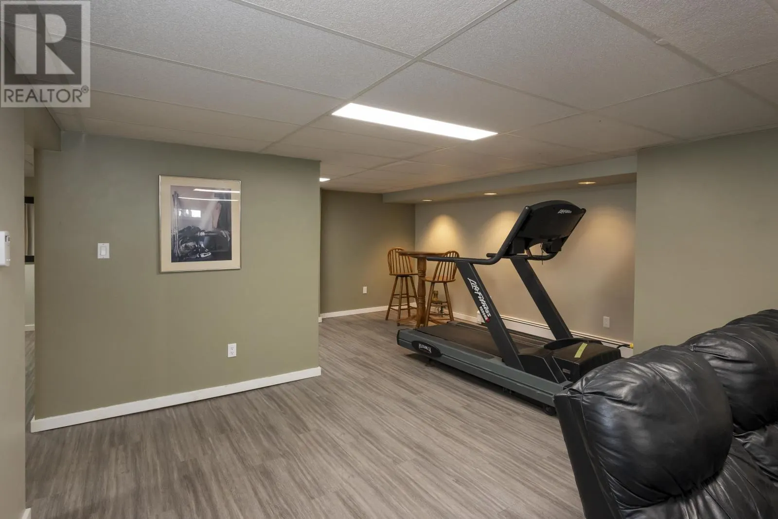 204 Cox Cres.