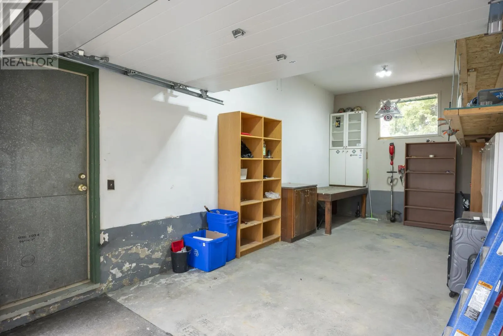 204 Cox Cres.