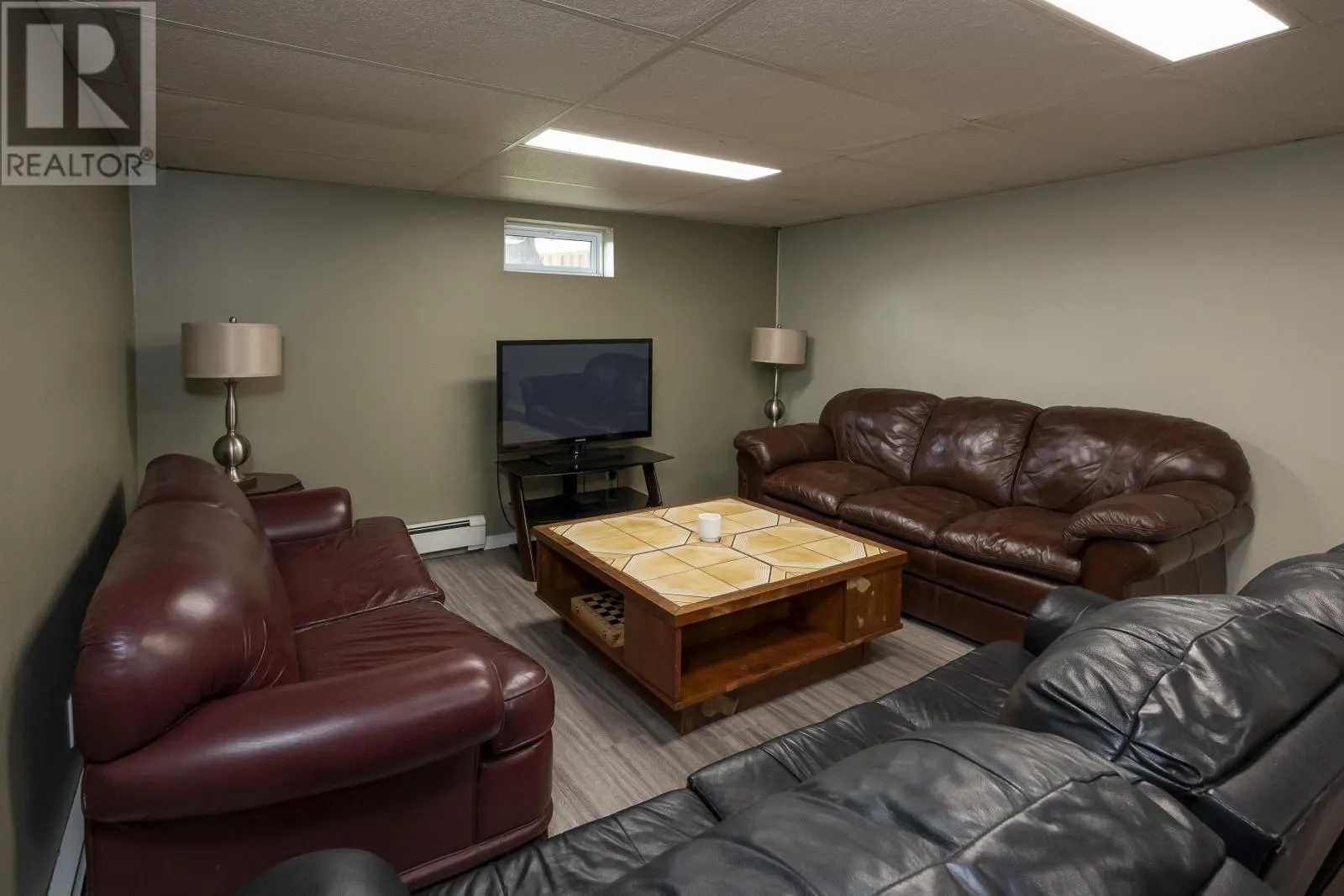 204 Cox Cres.