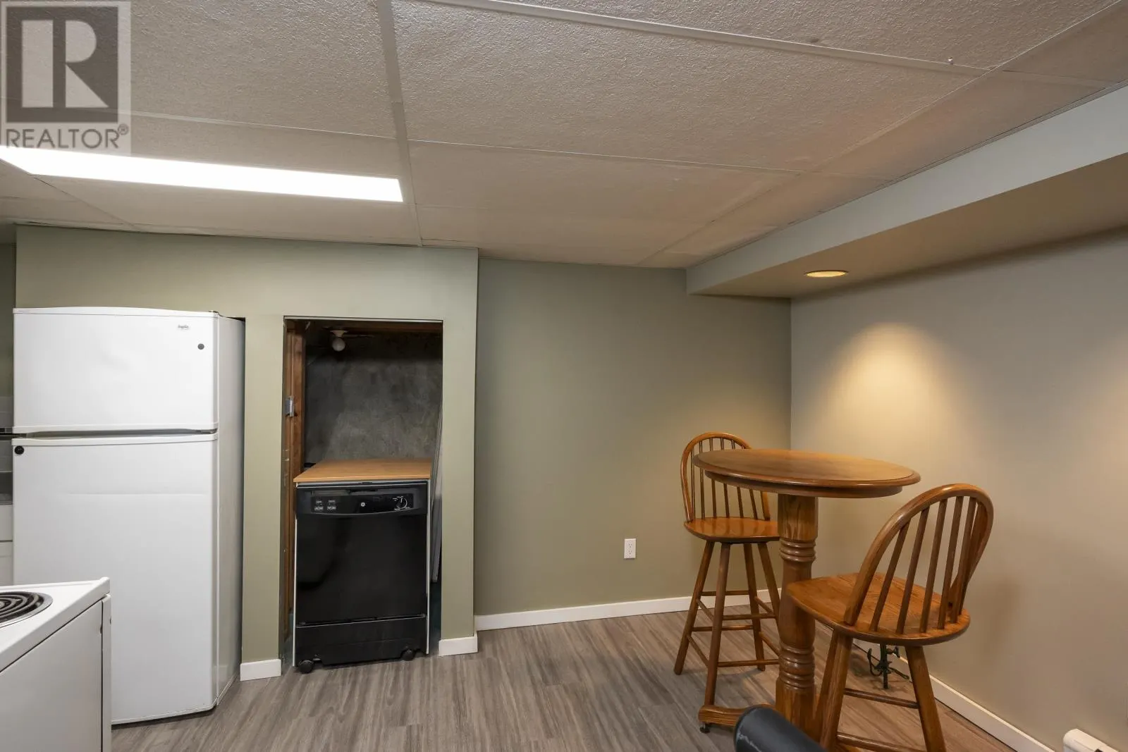 204 Cox Cres.
