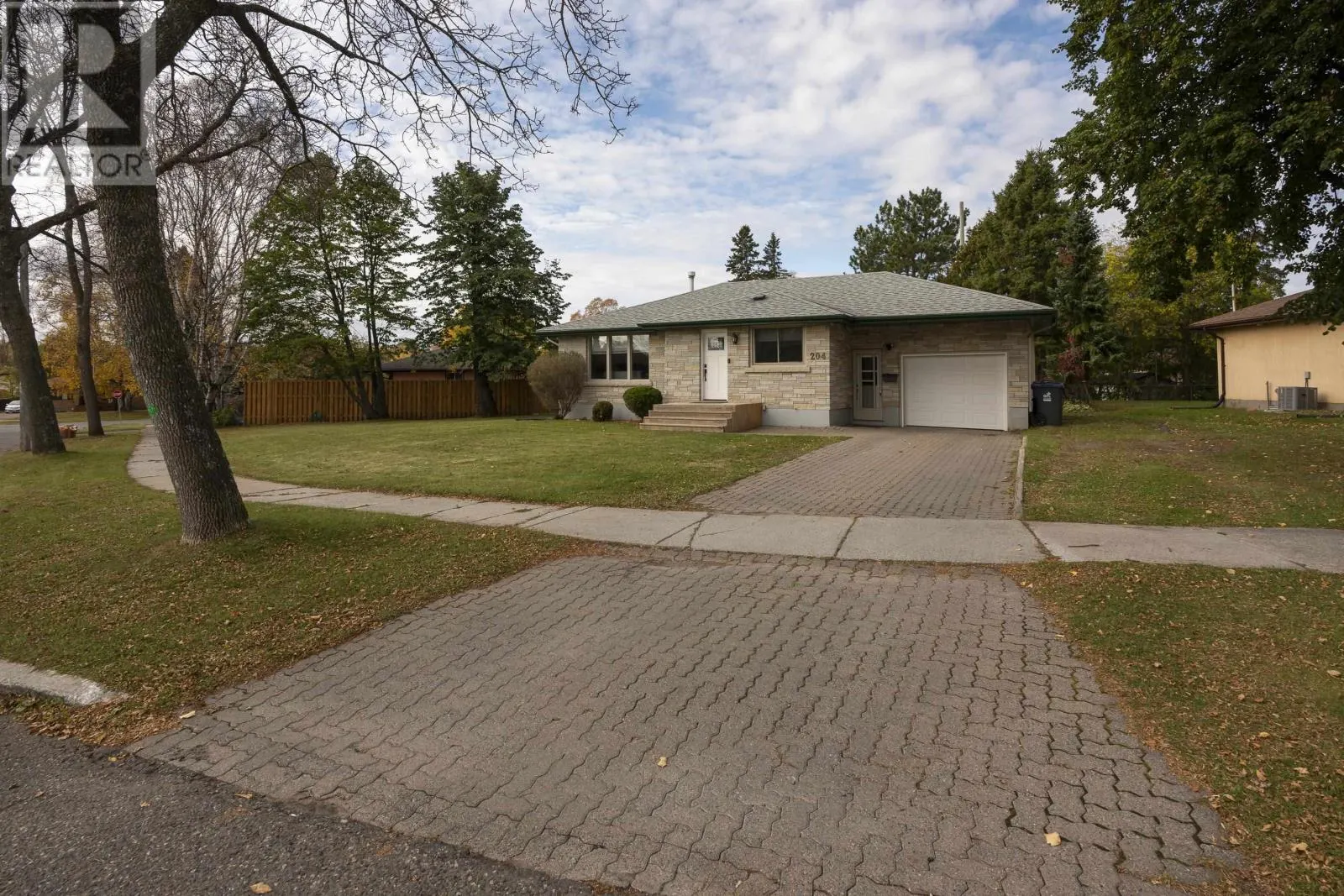 204 Cox Cres.