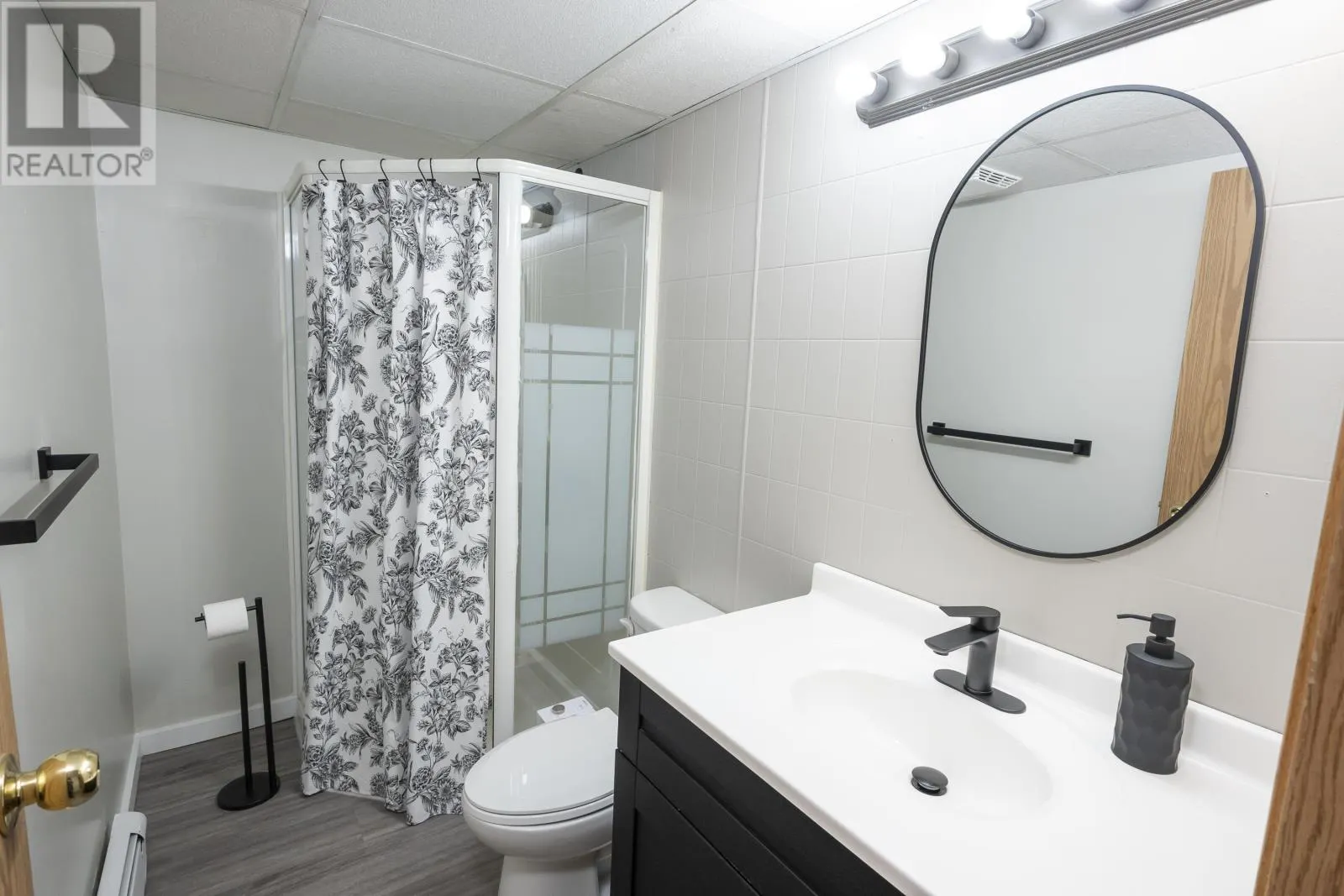 204 Cox Cres.