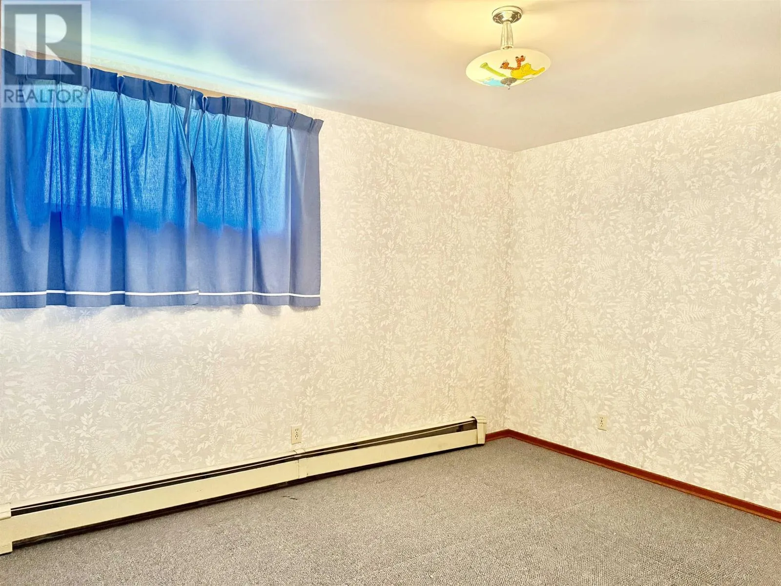 435 Frankwood AVE