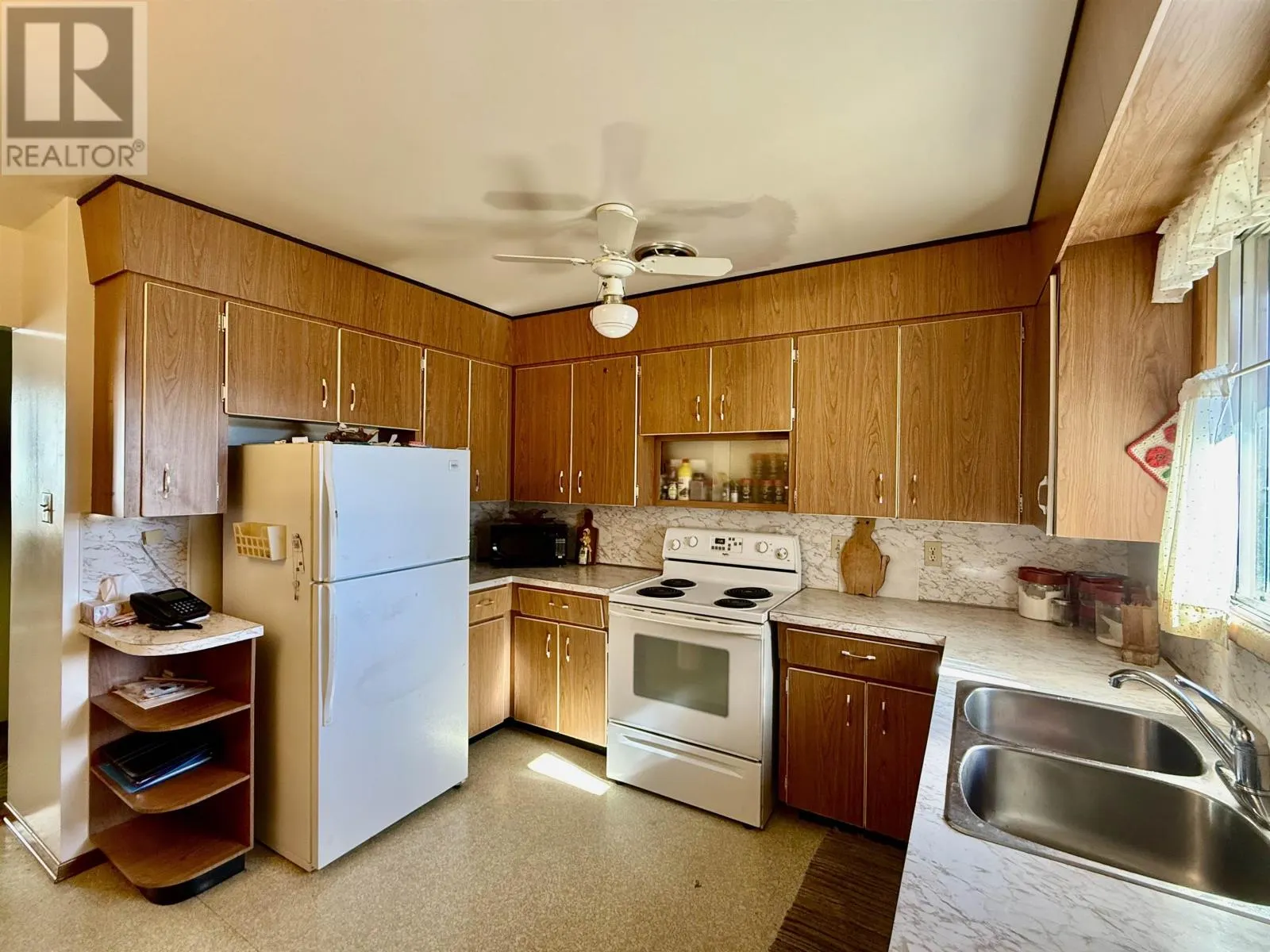 435 Frankwood AVE
