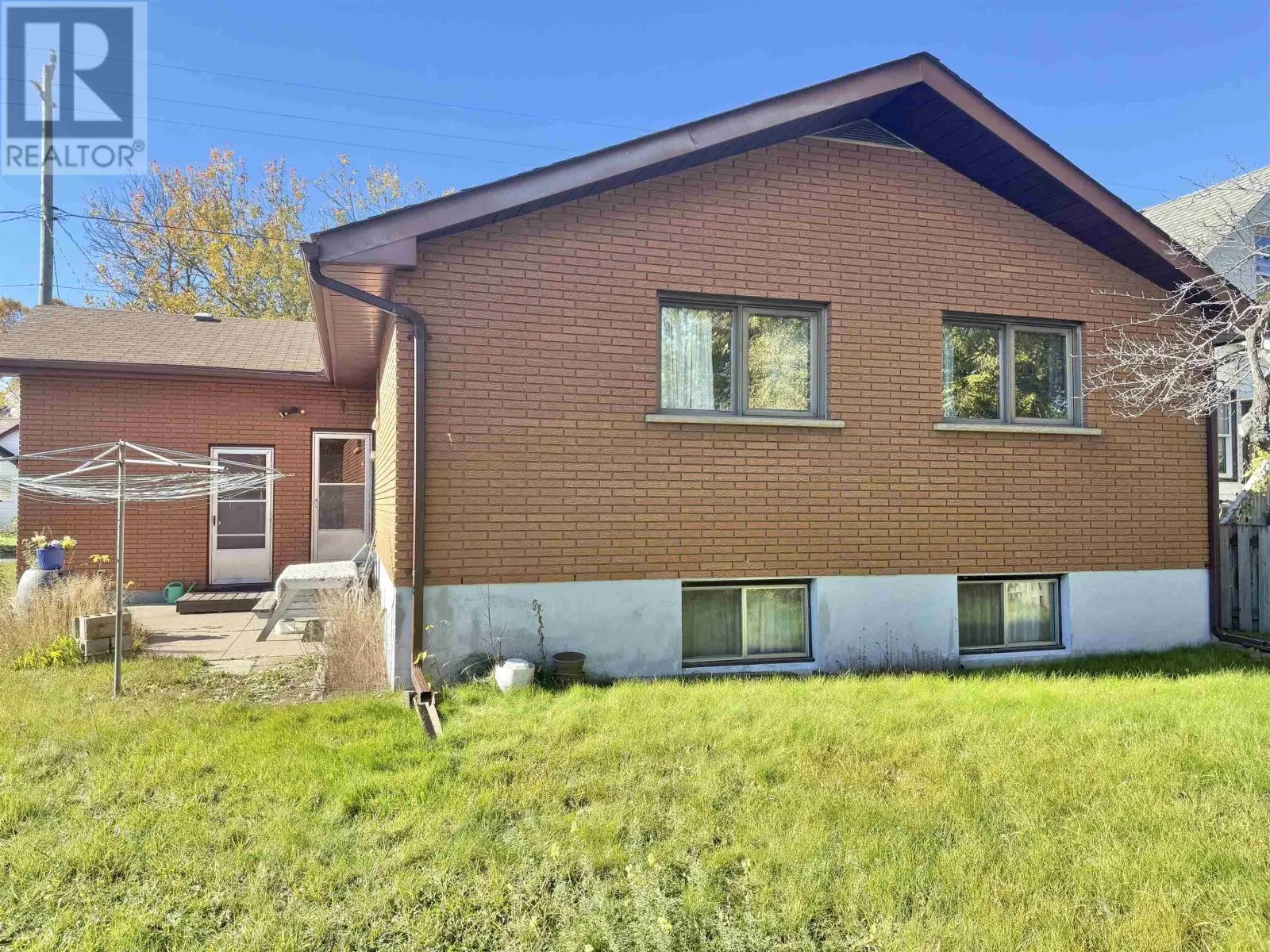435 Frankwood AVE