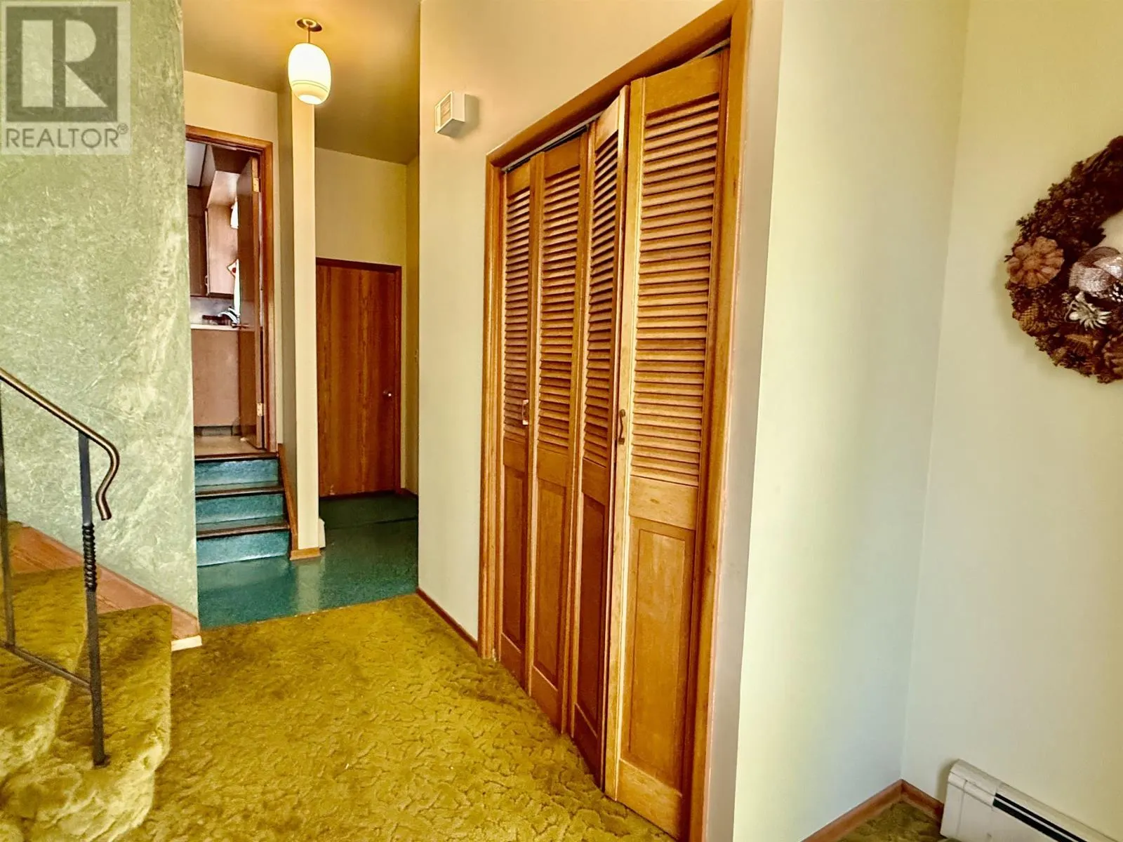 435 Frankwood AVE