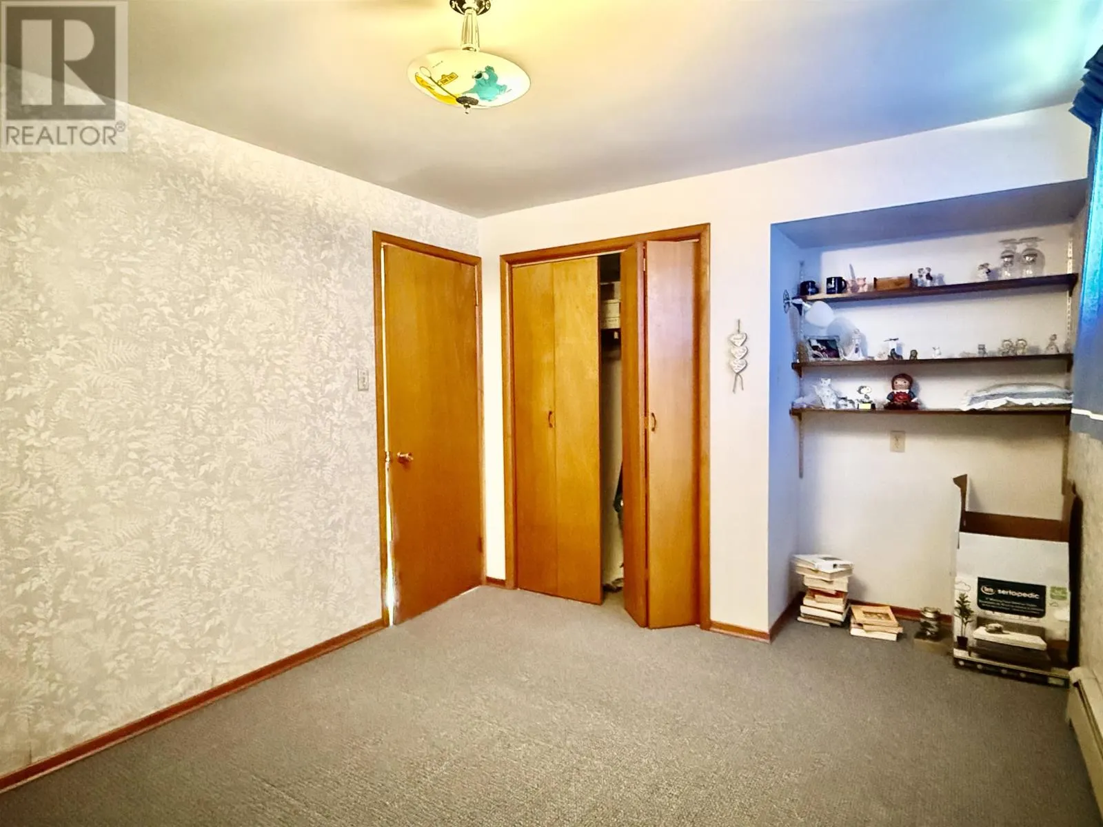 435 Frankwood AVE