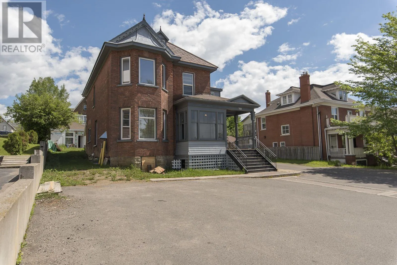 338 Red River RD