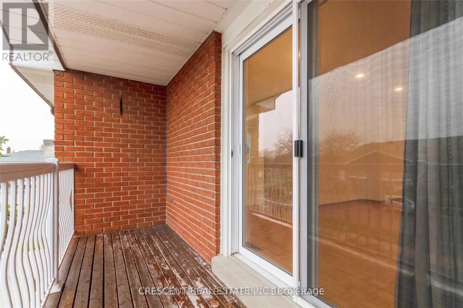 UPPER - 4036 DUNMOW CRESCENT