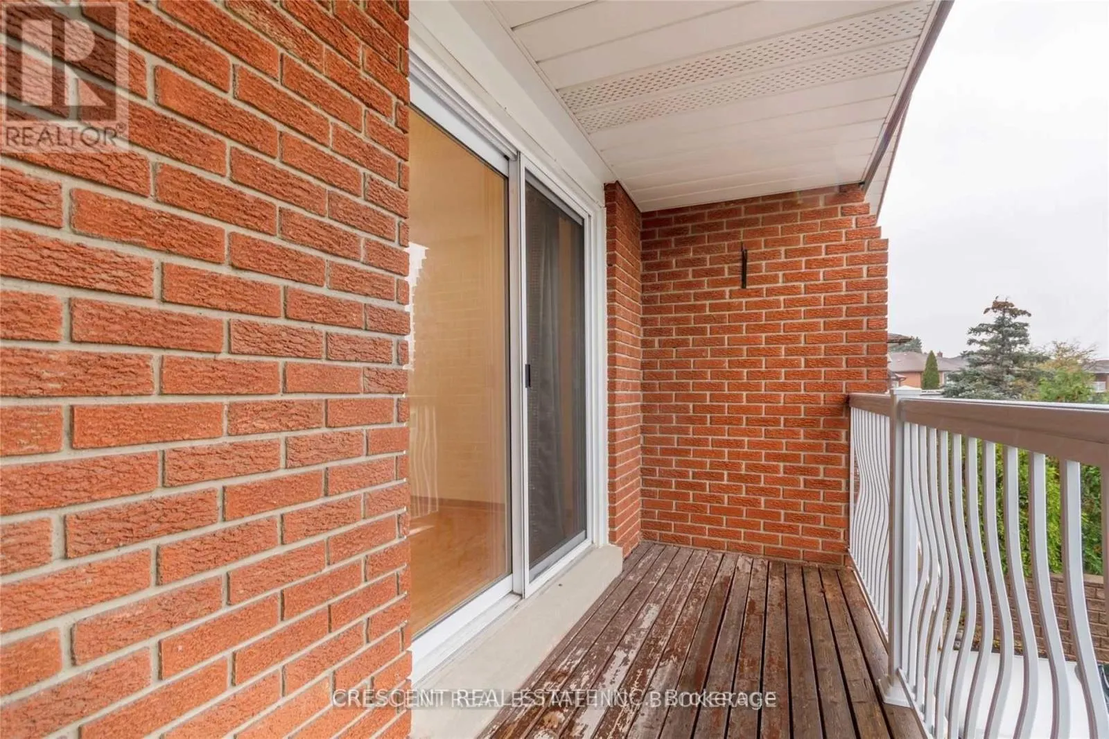 UPPER - 4036 DUNMOW CRESCENT