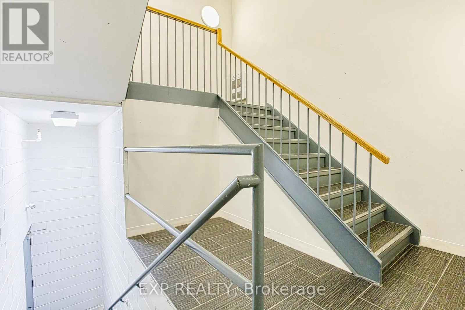 105 - 980 FRASER DRIVE