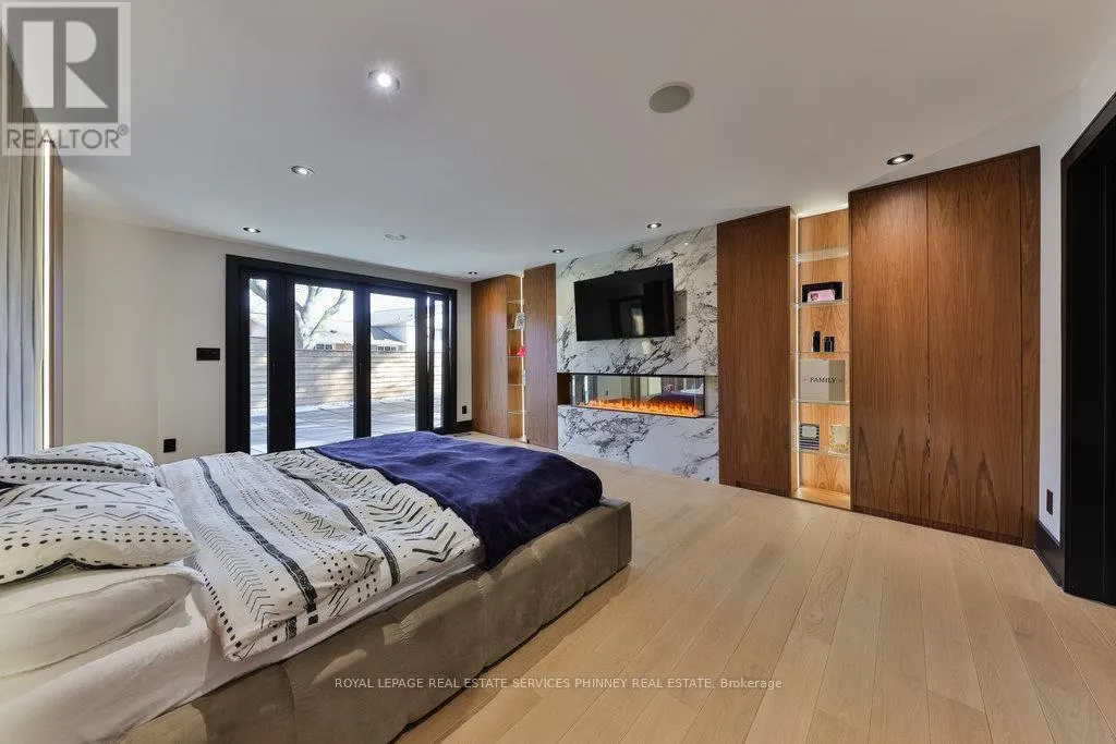 621 SIR RICHARD'S ROAD