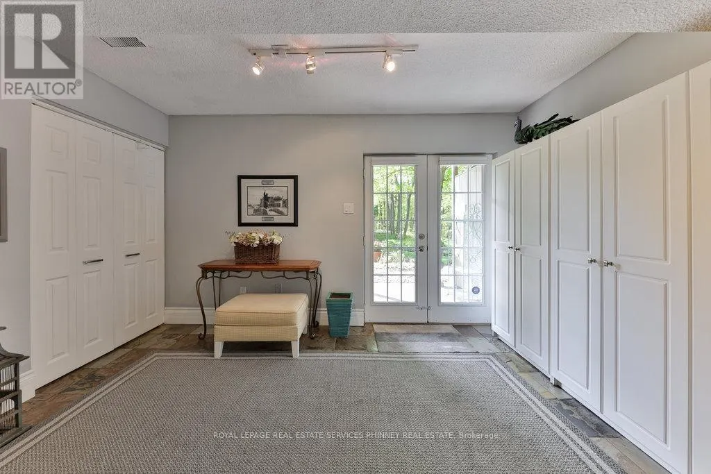 27 - 1250 MARLBOROUGH COURT