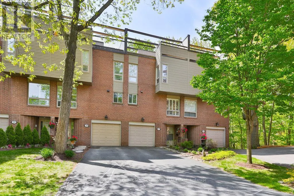 27 - 1250 MARLBOROUGH COURT