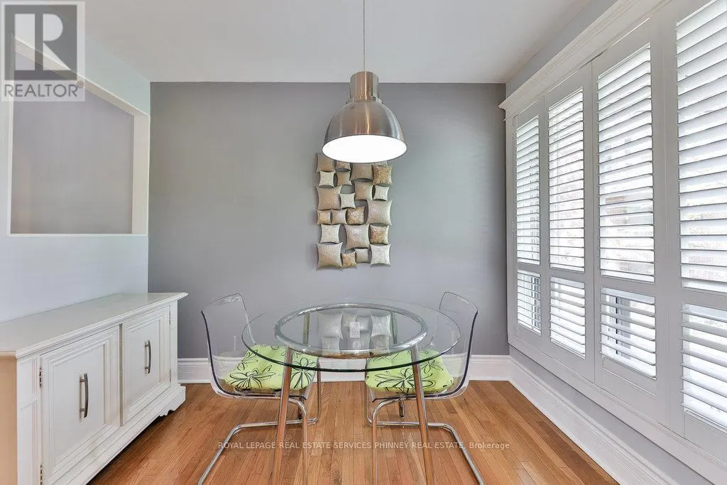 27 - 1250 MARLBOROUGH COURT