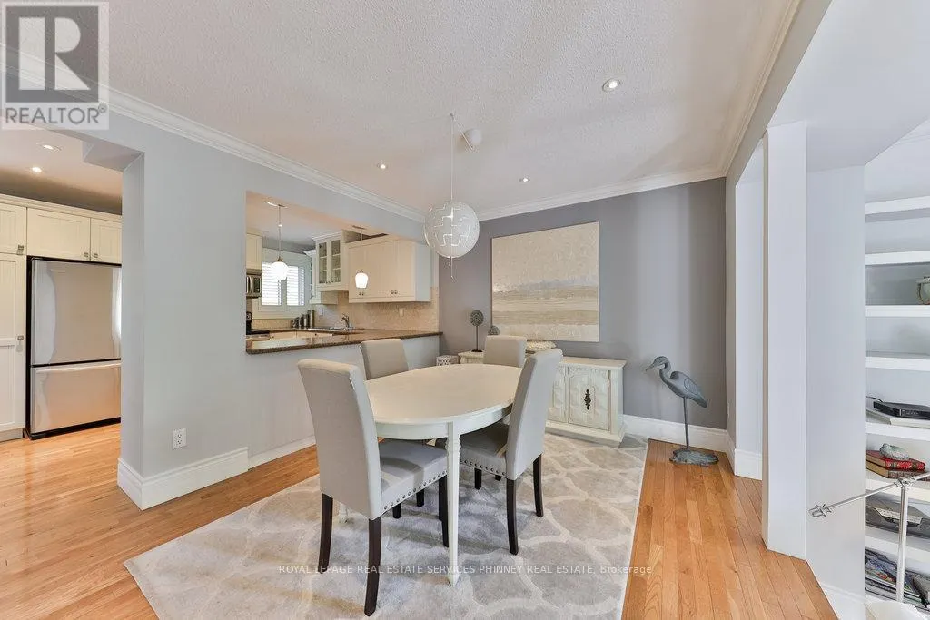27 - 1250 MARLBOROUGH COURT