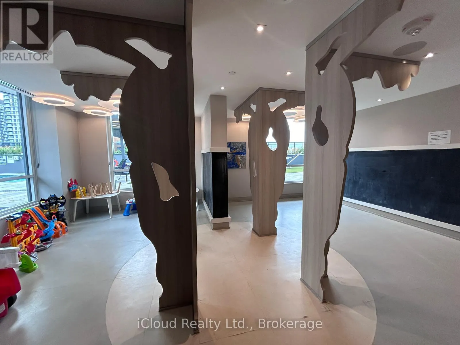 113 - 8 NAHANI WAY