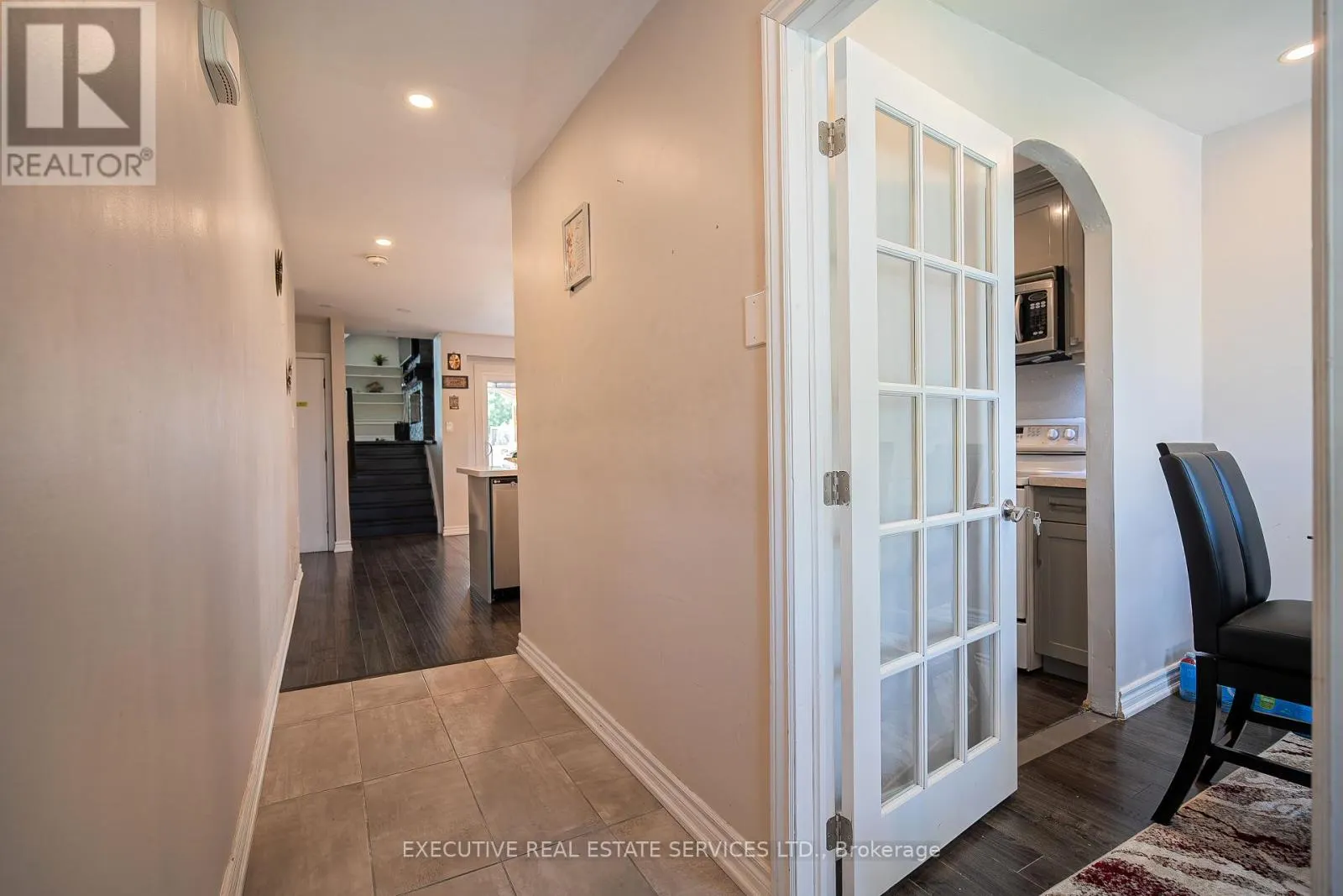 4 SIMMONS BOULEVARD