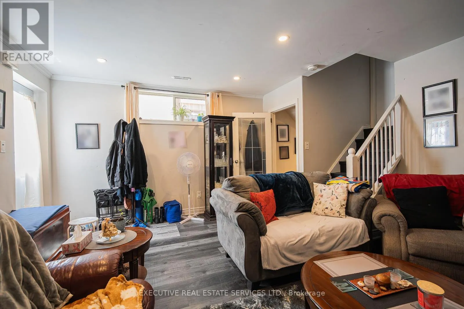 4 SIMMONS BOULEVARD
