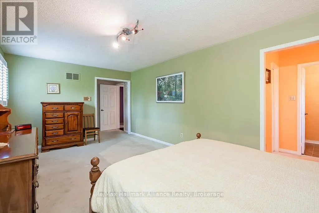 1151 MANOR ROAD