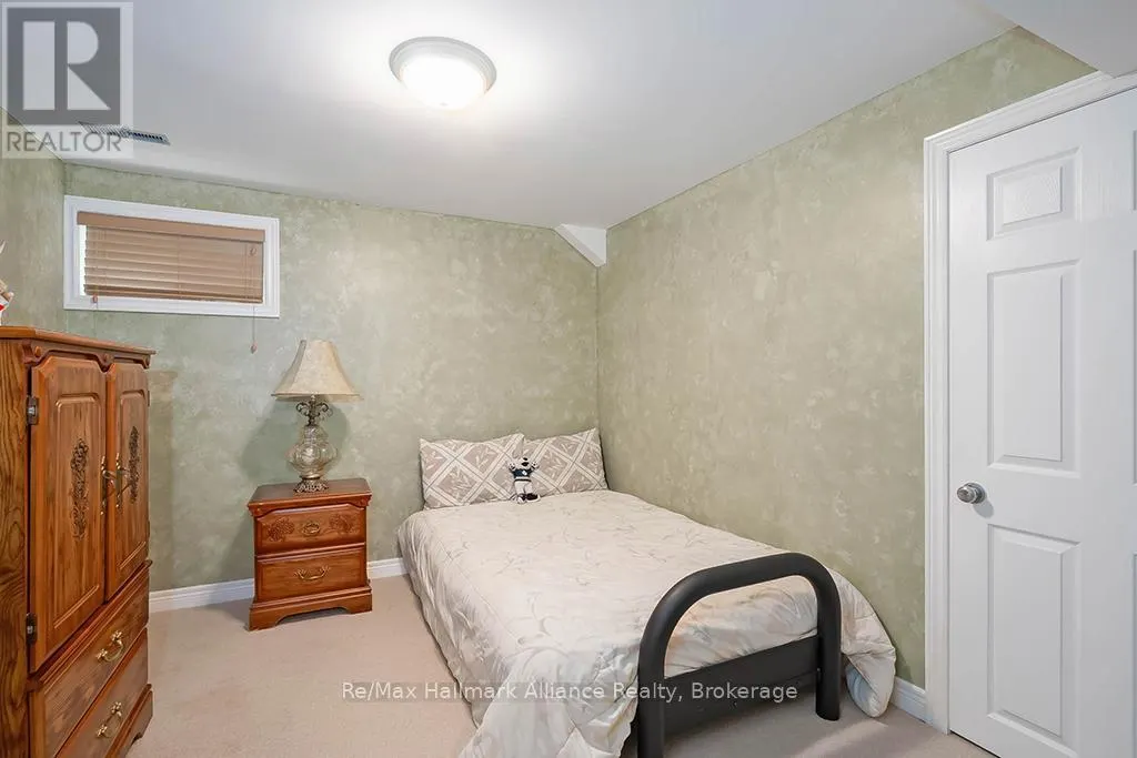 1151 MANOR ROAD