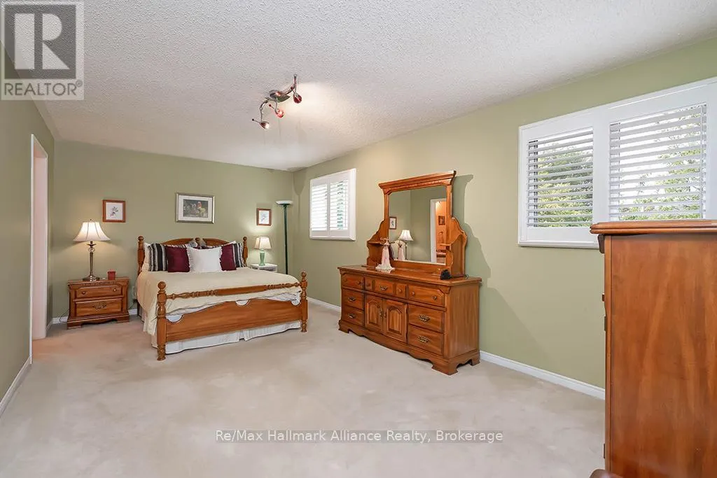 1151 MANOR ROAD