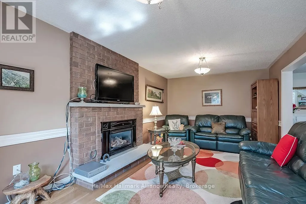 1151 MANOR ROAD