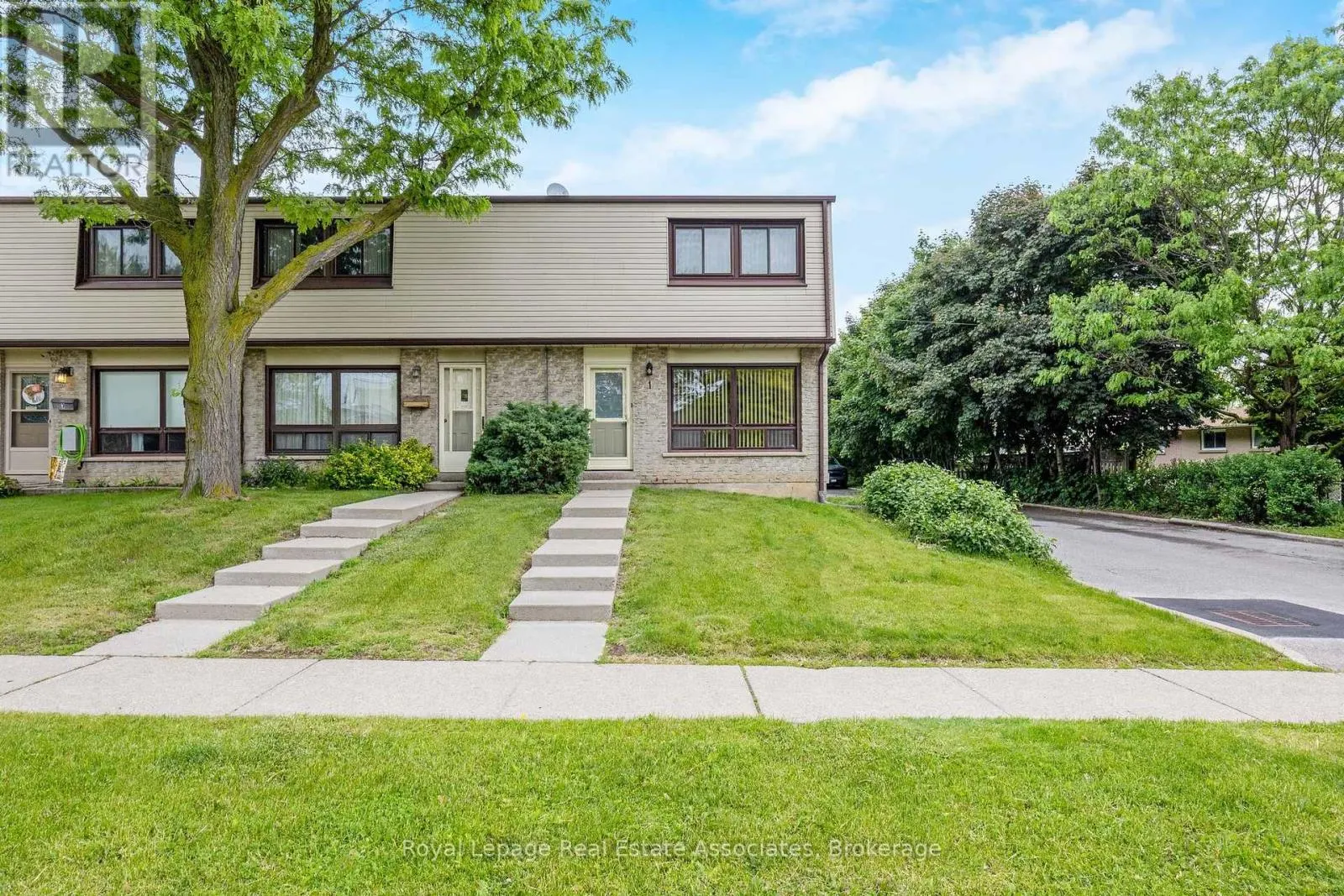 1 - 108 SINCLAIR AVENUE