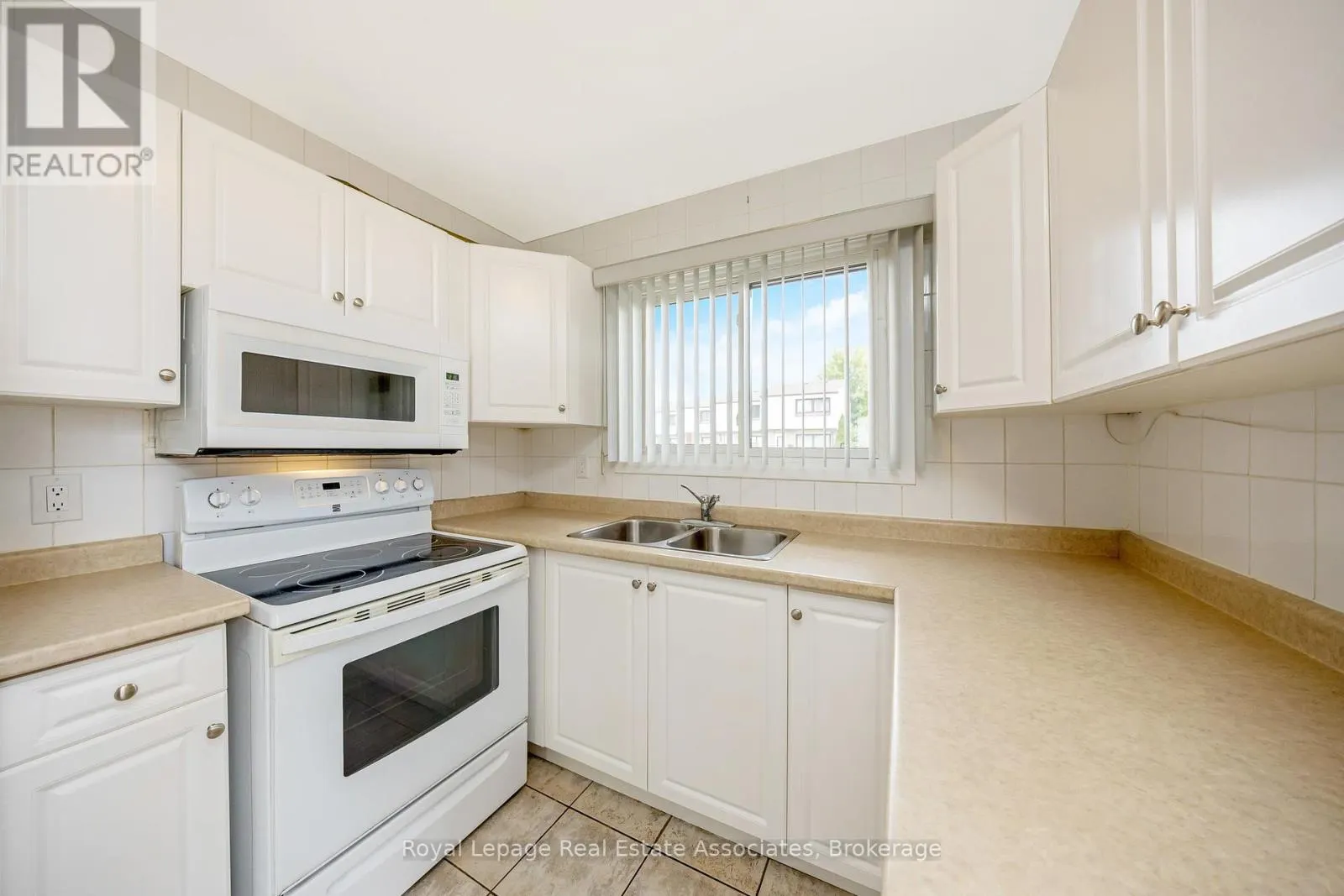 1 - 108 SINCLAIR AVENUE