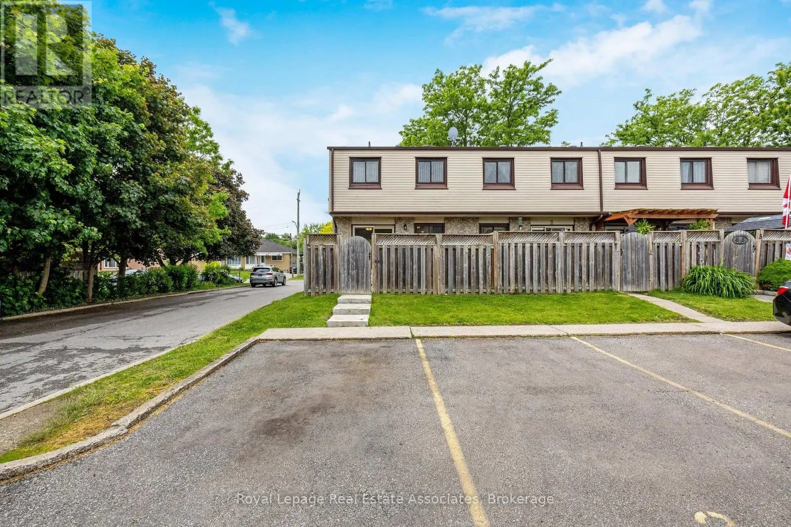 1 - 108 SINCLAIR AVENUE