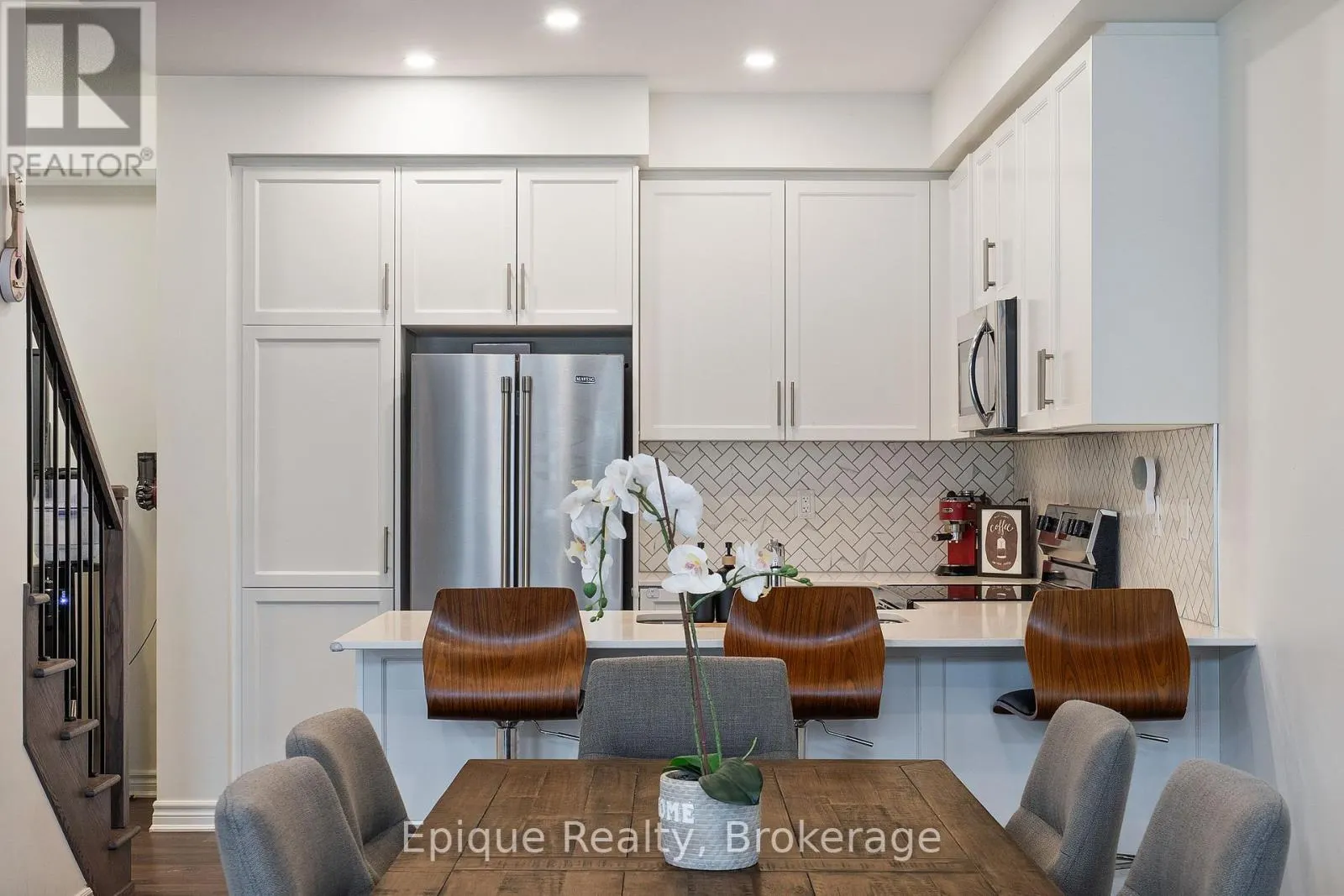 1158 RESTIVO LANE