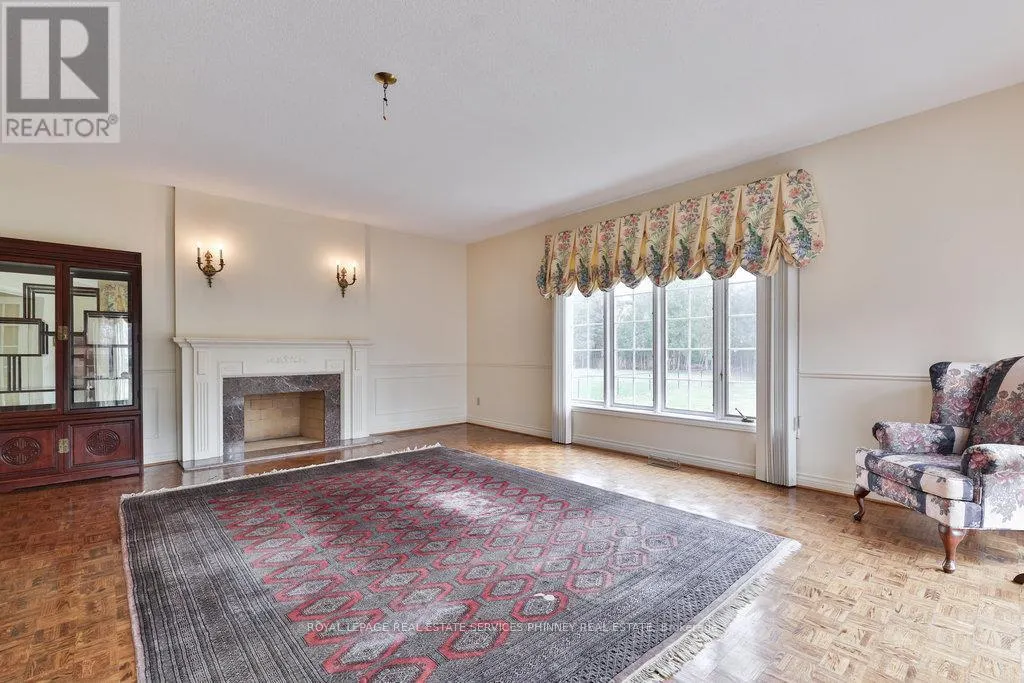 2390 MISSISSAUGA ROAD