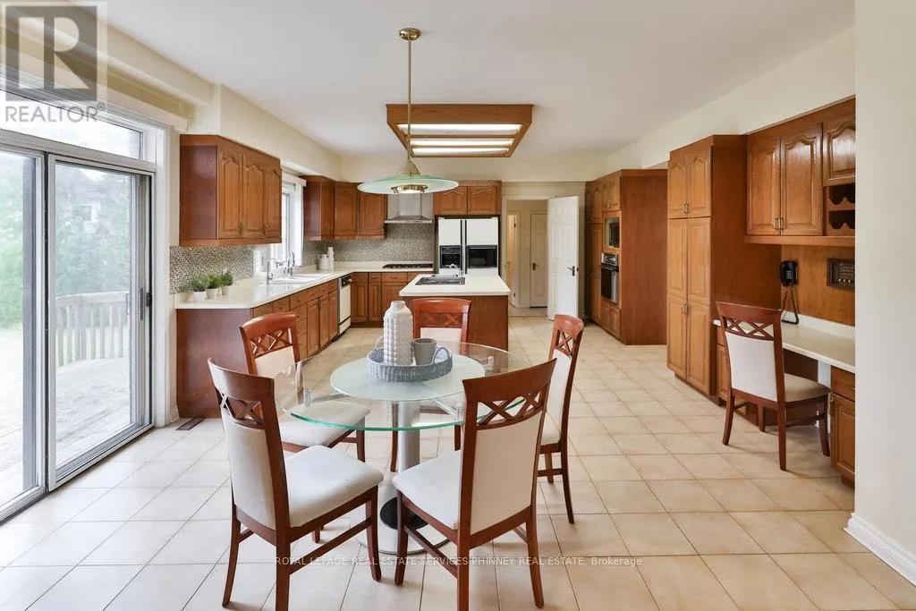 2390 MISSISSAUGA ROAD