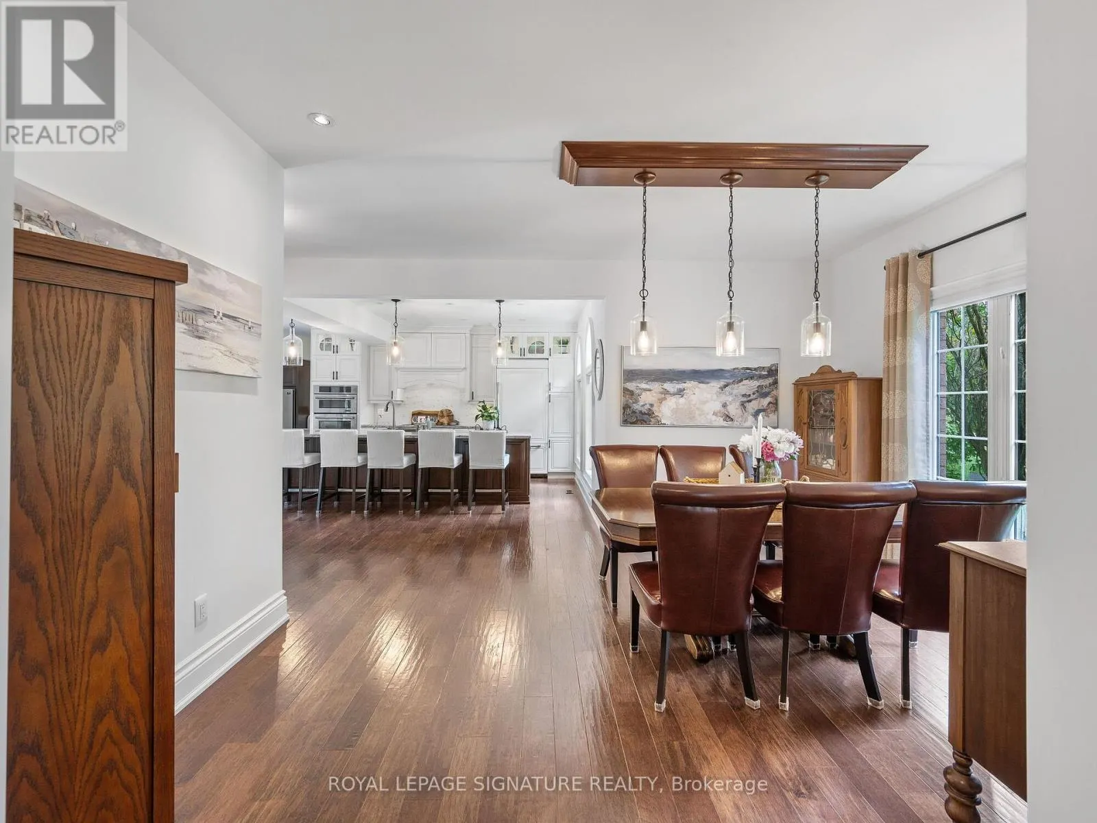 10 FOREST RIDGE CRESCENT