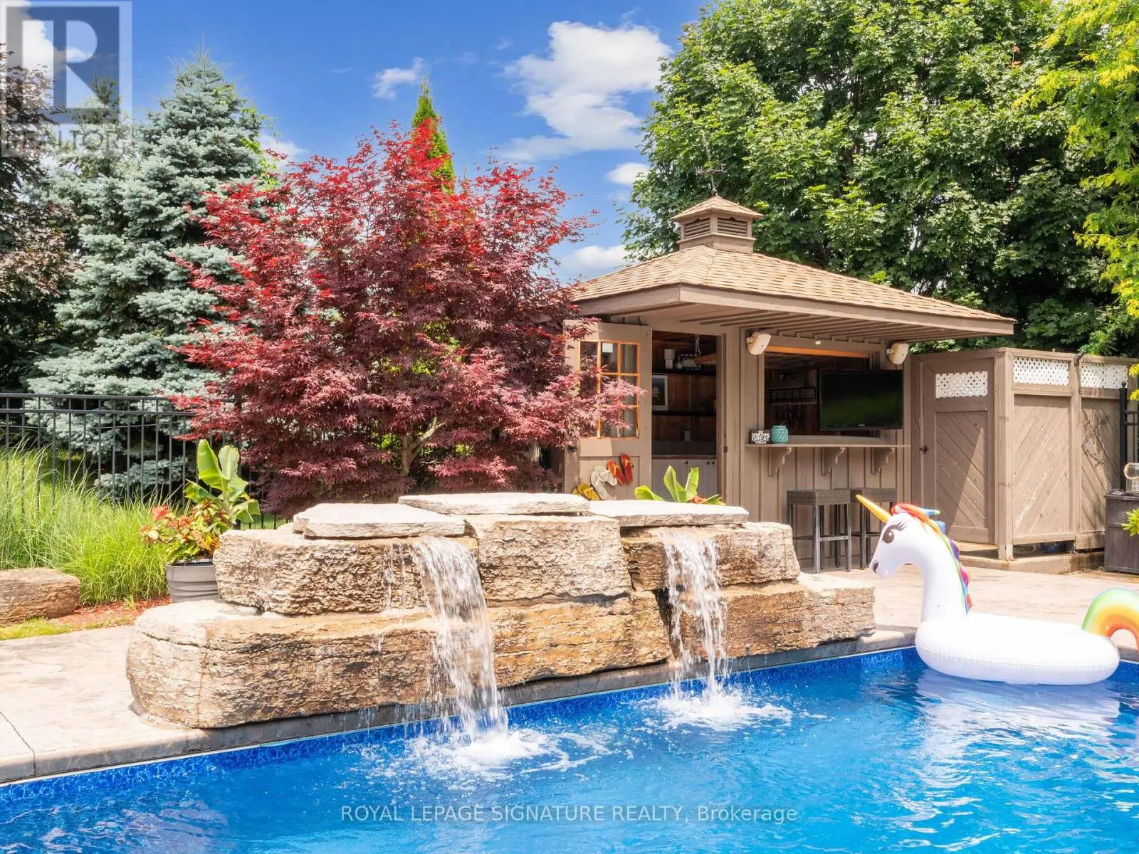 10 FOREST RIDGE CRESCENT