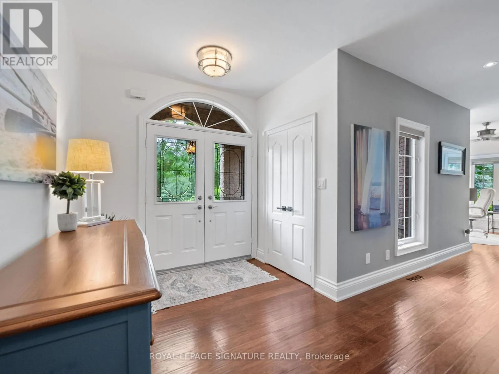 10 FOREST RIDGE CRESCENT