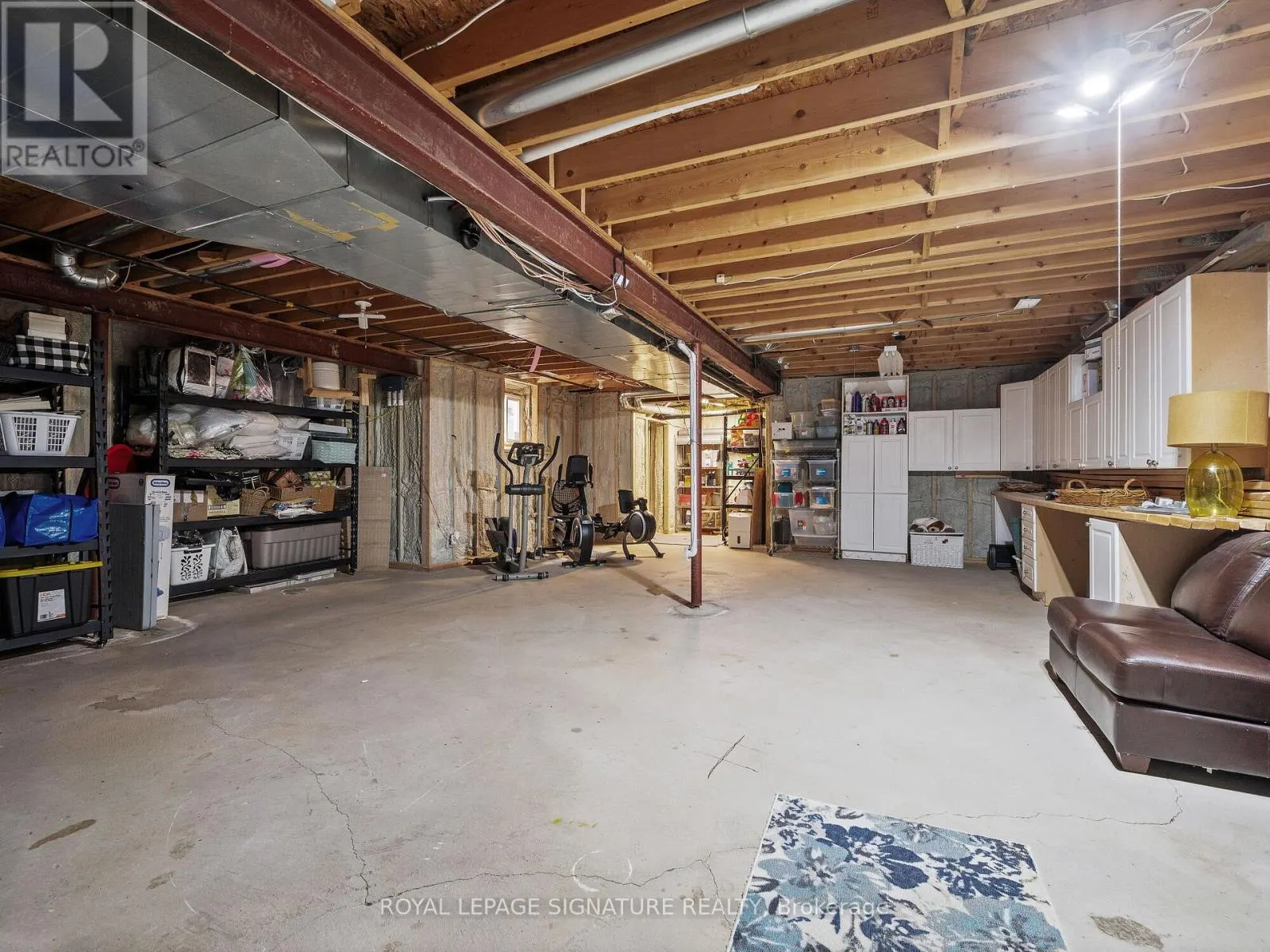 10 FOREST RIDGE CRESCENT